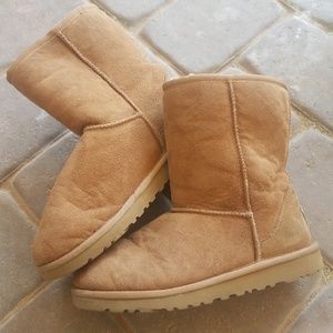 Size 4 youth ugg classic boots